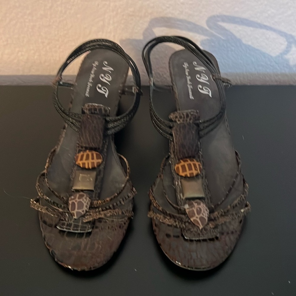 Wedges — size 9